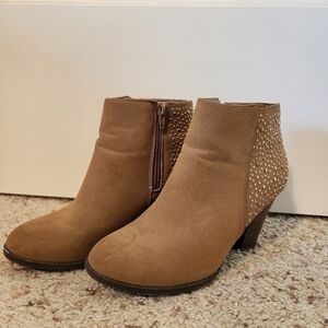 SBICCA Tan Jewel Heeled Ankle Boots Sz7.5